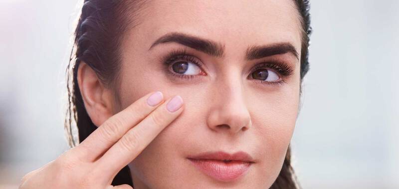 Lily Collins How To Apply Longwear Foundation