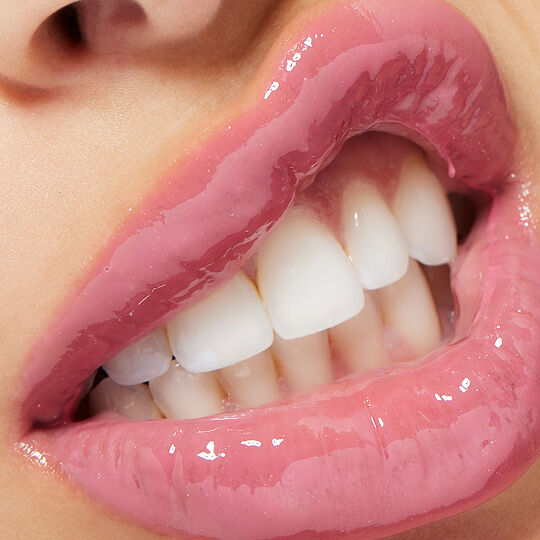 Ultra-shiny Lip Gloss