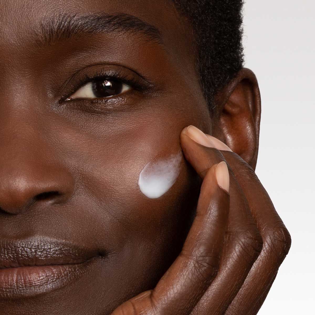 How To Apply Hyaluronic Acid